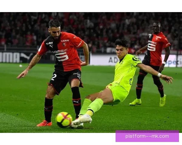 德尔卡斯蒂略边路传中精准度解析及其在比赛中的关键作用